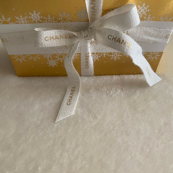 CHANEL Beaute’ Cosmetic Bag - Picture 10 of 10